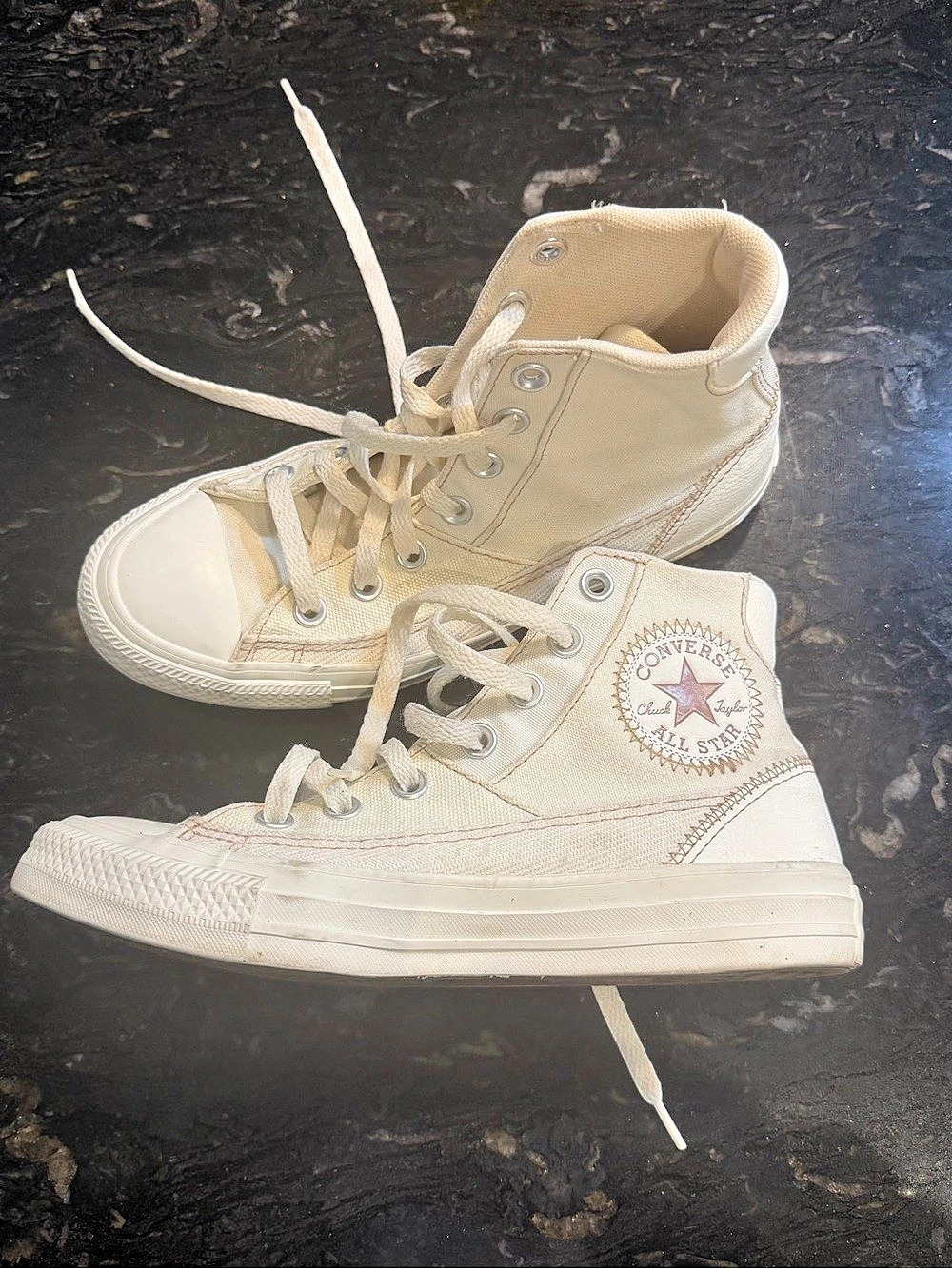 Converse Chuck Taylor All Star High Top Sneakers Cream US 6.5